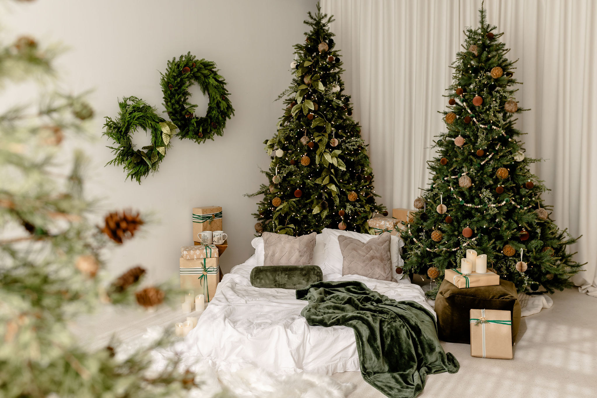 HOLIDAY SNUG